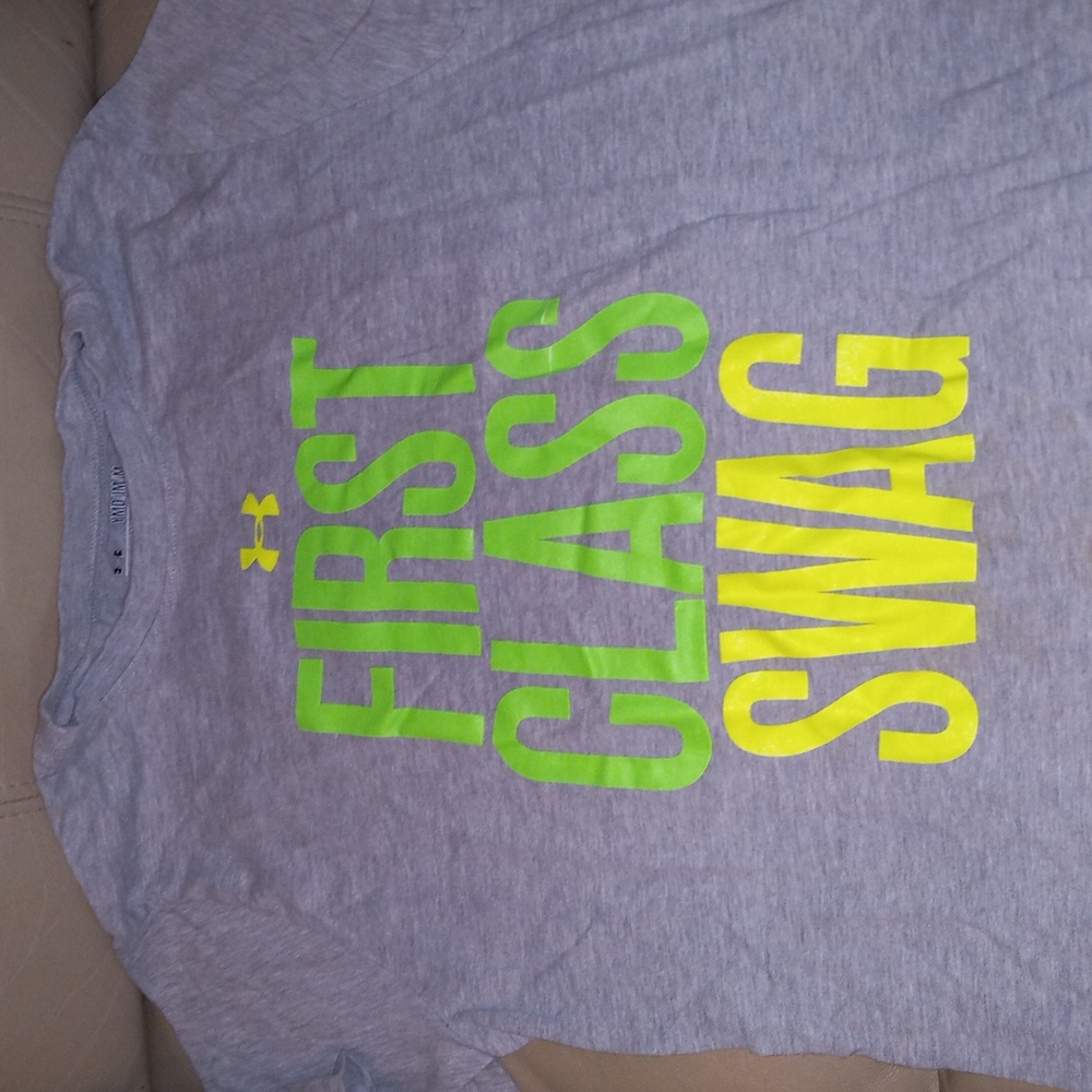 Under Armor t-shirt